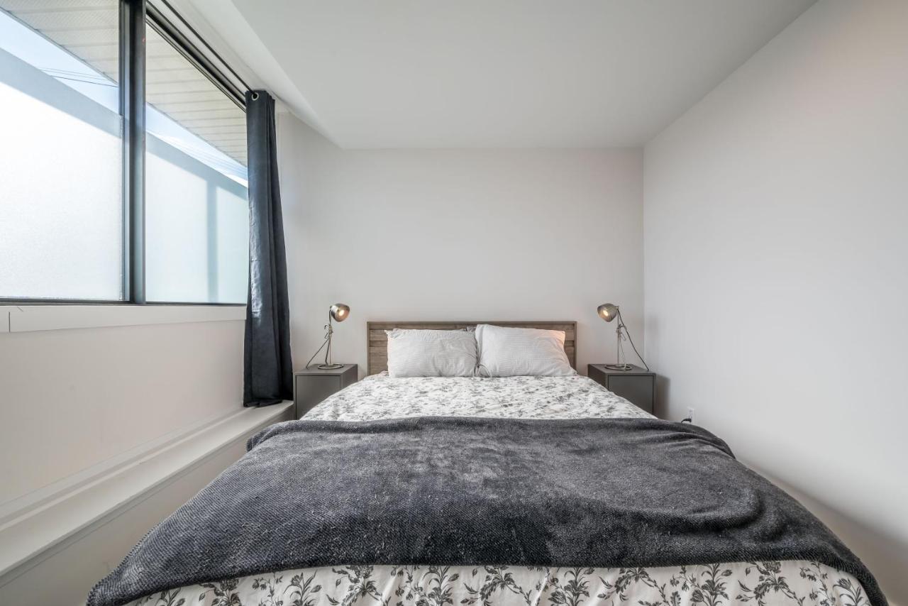 Modern Contemporary 2 Bedroom